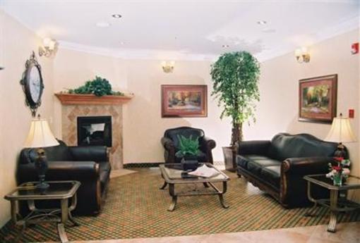 фото отеля Holiday Inn Express Suites Airdrie