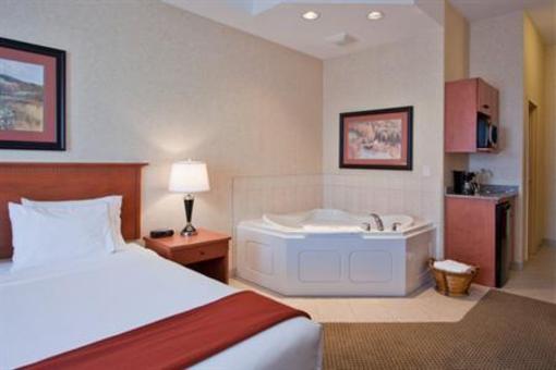 фото отеля Holiday Inn Express Suites Airdrie