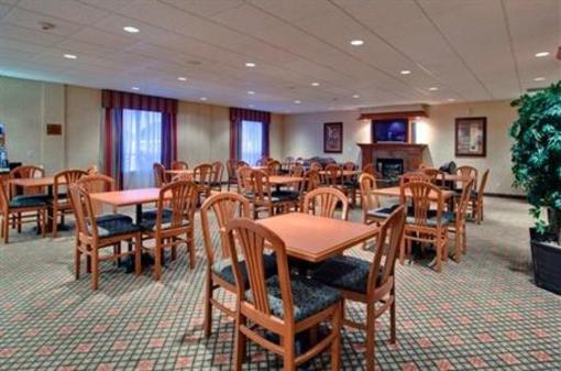 фото отеля Holiday Inn Express Suites Airdrie