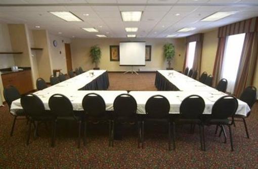 фото отеля Holiday Inn Express Suites Airdrie