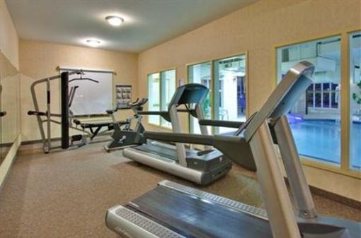 фото отеля Holiday Inn Express Suites Airdrie