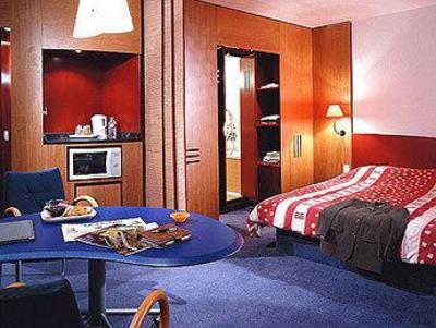 фото отеля Suite Novotel Paris Porte de Montreuil