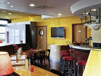 фото отеля Suite Novotel Paris Porte de Montreuil