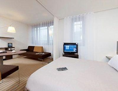 фото отеля Suite Novotel Paris Porte de Montreuil