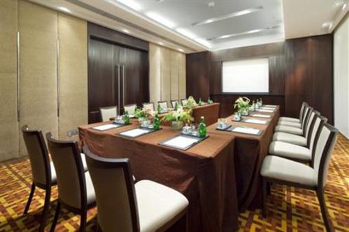 фото отеля Holiday Inn Mumbai International Airport