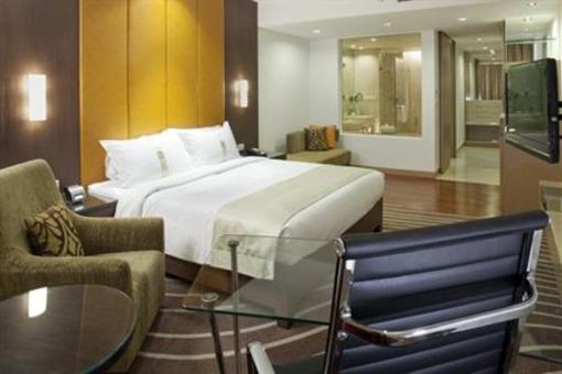 фото отеля Holiday Inn Mumbai International Airport