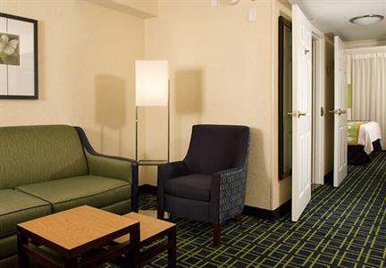 фото отеля Fairfield Inn & Suites Orlando Lake Buena Vista