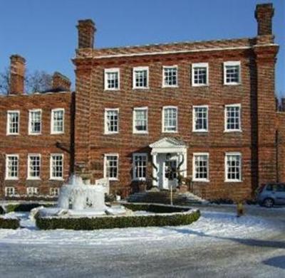 фото отеля Champneys Hotel Henlow