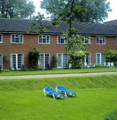 фото отеля Champneys Hotel Henlow