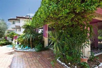 фото отеля Villa Lilla Bed and Breakfast Desenzano del Garda