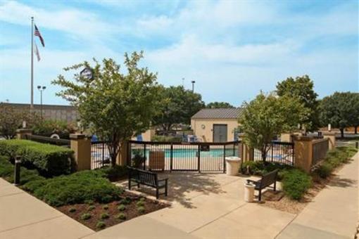 фото отеля Hampton Inn Wichita West