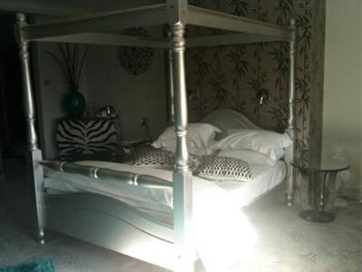 фото отеля Cricklade Hotel