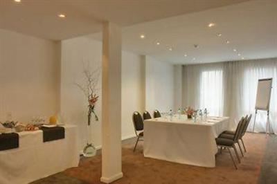 фото отеля Broadway Hotel & Suites