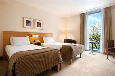 фото отеля Hilton Hotel Gatwick Airport Crawley