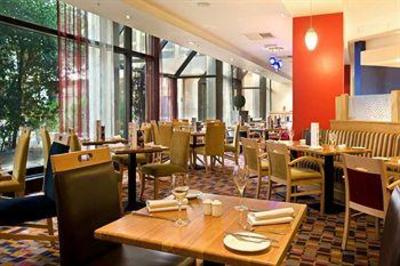 фото отеля Hilton Hotel Gatwick Airport Crawley