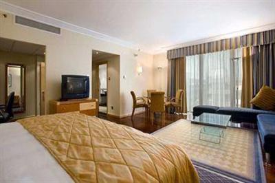 фото отеля Hilton Hotel Gatwick Airport Crawley