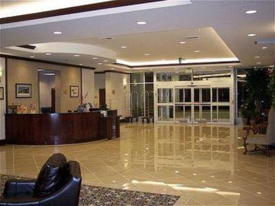 фото отеля Holiday Inn Hotel & Suites Aggieland