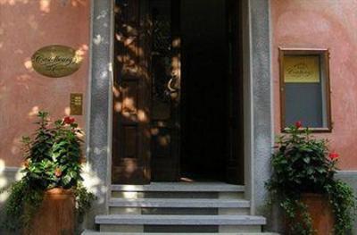 фото отеля Hotel Castelbourg