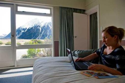 фото отеля Mount Cook Backpacker Lodge