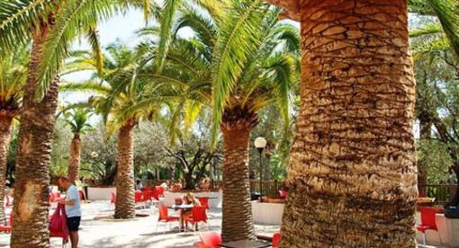 фото отеля Camping Resort La Baume La Palmeraie
