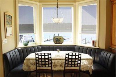 фото отеля Mainstay Oasis Bed & Breakfast
