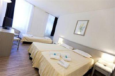 фото отеля Inter Hotel De France Evian-les-Bains