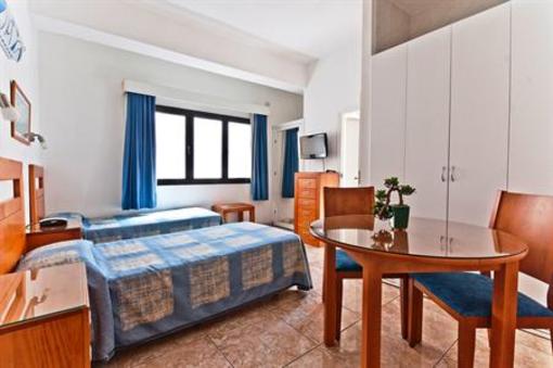 фото отеля Hotel Apartamento Bajamar