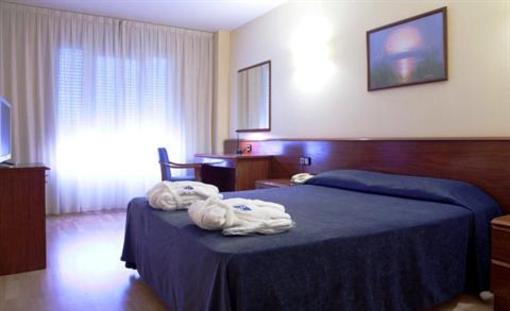 фото отеля Apartaments Corona Tortosa