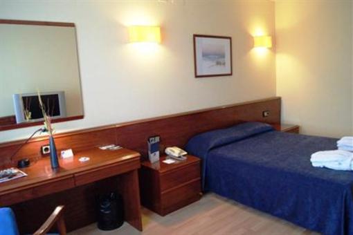 фото отеля Apartaments Corona Tortosa