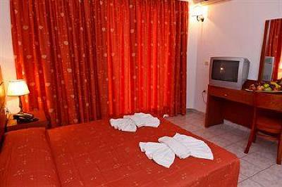 фото отеля Gaia Village Hotel Tingaki