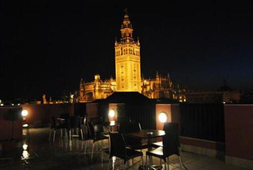 фото отеля Grand Luxe Hostel