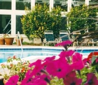 фото отеля Fairlane Meadow Apartments Dearborn