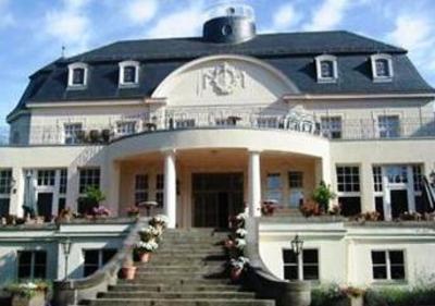 фото отеля Hotel Schloss Teutschenthal