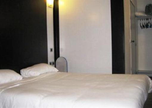 фото отеля Comfort Hotel Technoparc Poissy