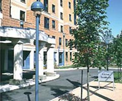фото отеля Hotel Laurier King Street Residence