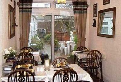 фото отеля Dewolf Guest House