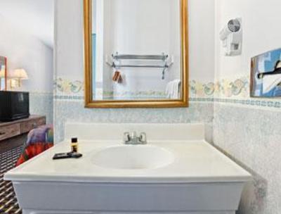 фото отеля Travelodge Sterling
