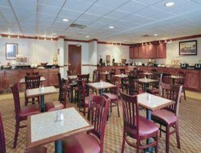 фото отеля Hawthorn Suites by Wyndham Charleston