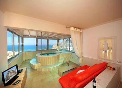 фото отеля Antinea Suites & Spa Hotel Kamari