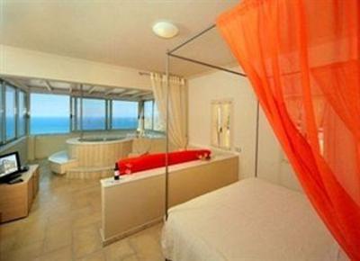 фото отеля Antinea Suites & Spa Hotel Kamari