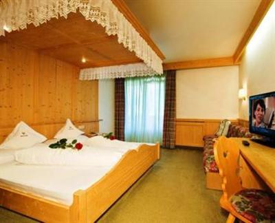 фото отеля Hotel Schwarzer Adler Schnals