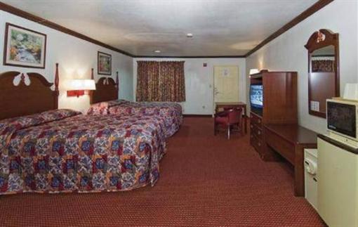 фото отеля Premier Inn & Suites