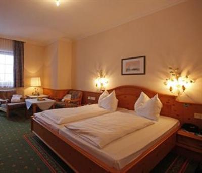 фото отеля Dorfhotel Kirchenwirt Haus im Ennstal