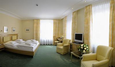 фото отеля Hotel Reutemann und Seegarten