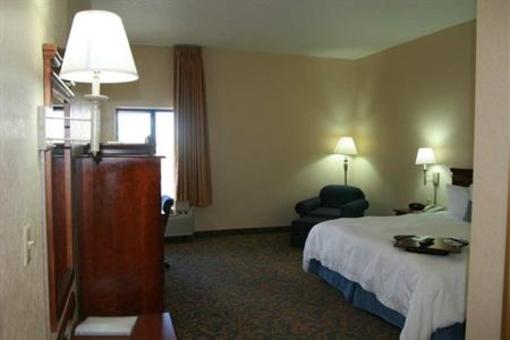 фото отеля Hampton Inn Cheyenne