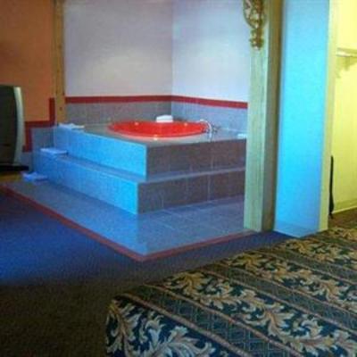 фото отеля Super 7 Inn Memphis Graceland