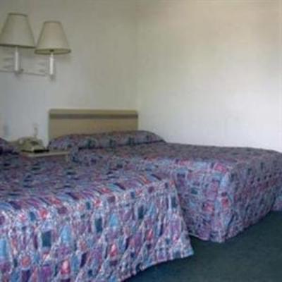 фото отеля Super 7 Inn Memphis Graceland