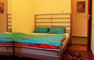 фото отеля Right on Nevsky Hostel