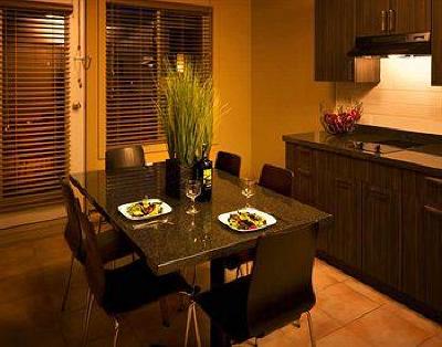 фото отеля Executive Inn At Whistler Village