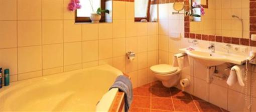 фото отеля Gastehaus Bergstuberl Reit im Winkl
